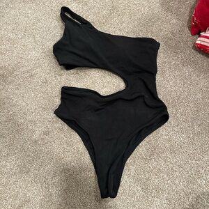 CupShe cut out one piece swimsuit